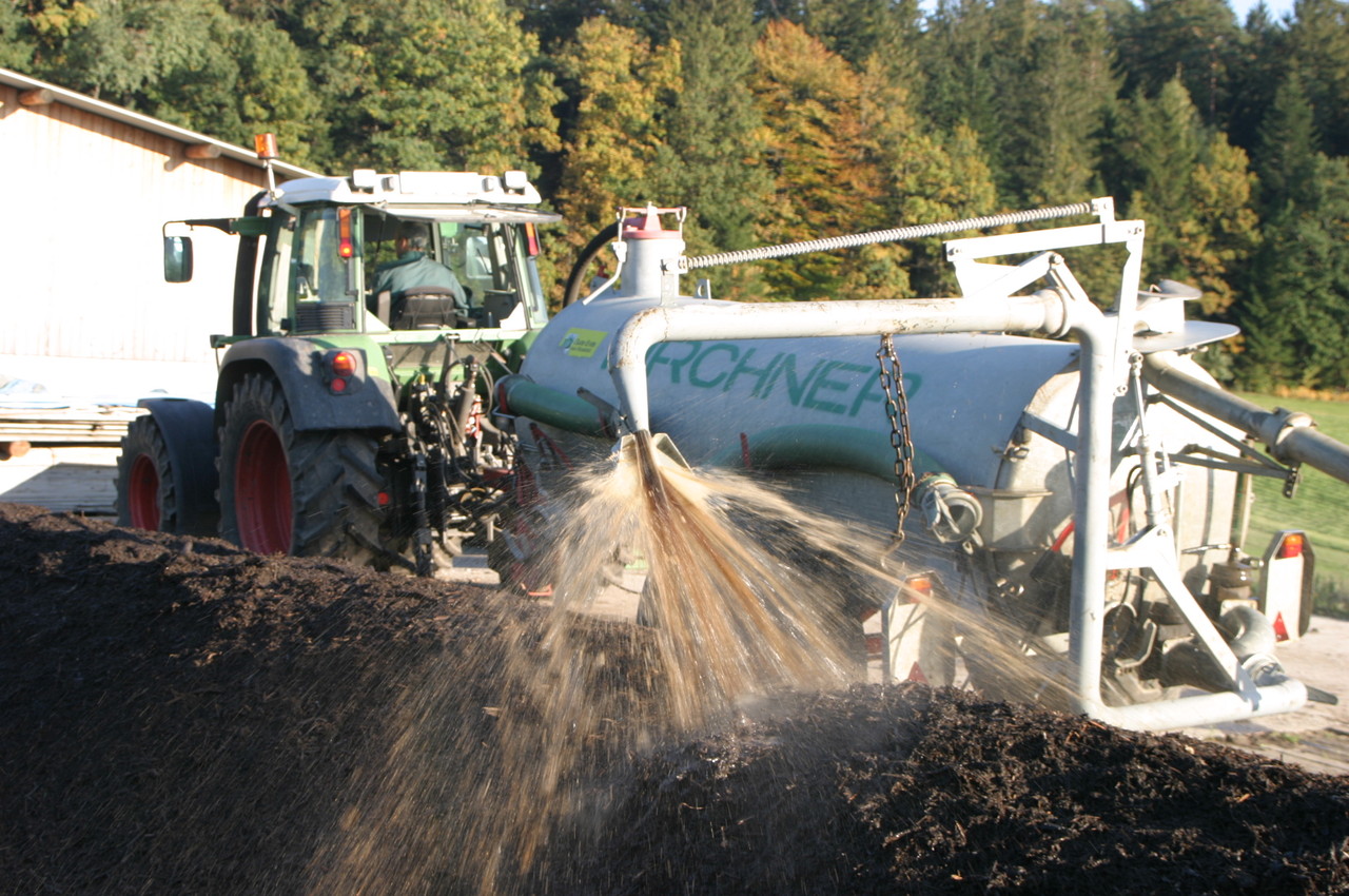 Bewässerung des Kompostes