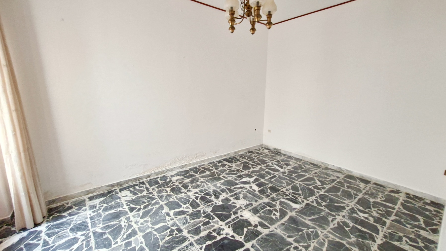 Salle à manger au rez-de-chaussée