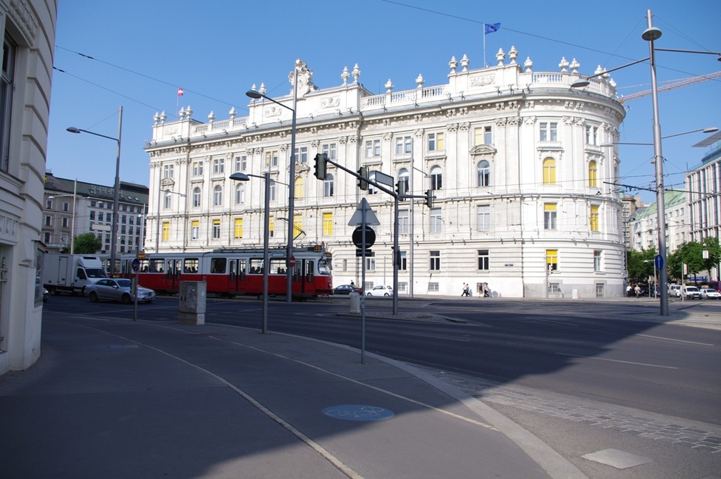 Schwarzenbergplatz - unendliche Weiten