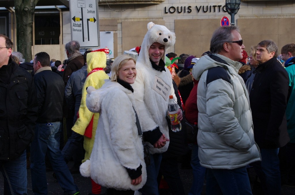 Eisbär-Pärchen auf der Prachtstraße