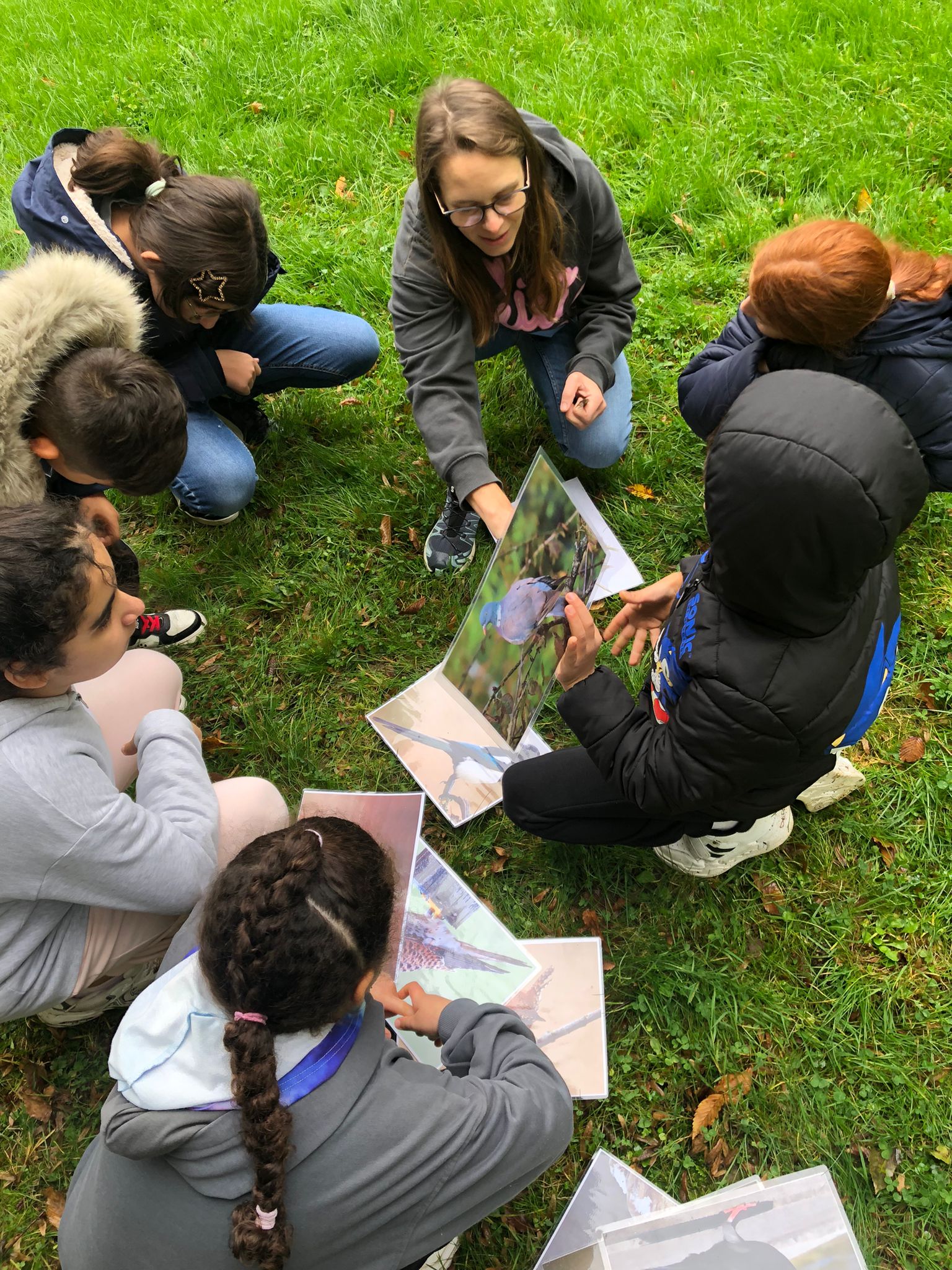 Oktober 2025: Schnitzeljagd zum Thema Vögel mit Janine Lubjuhn von Aktion Grün