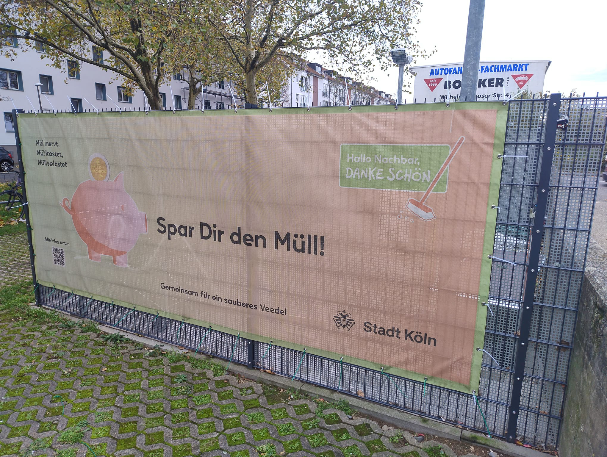 Oktober 2025: Hallo-Nachbar-Banner Vitalisstraße neu befestigt