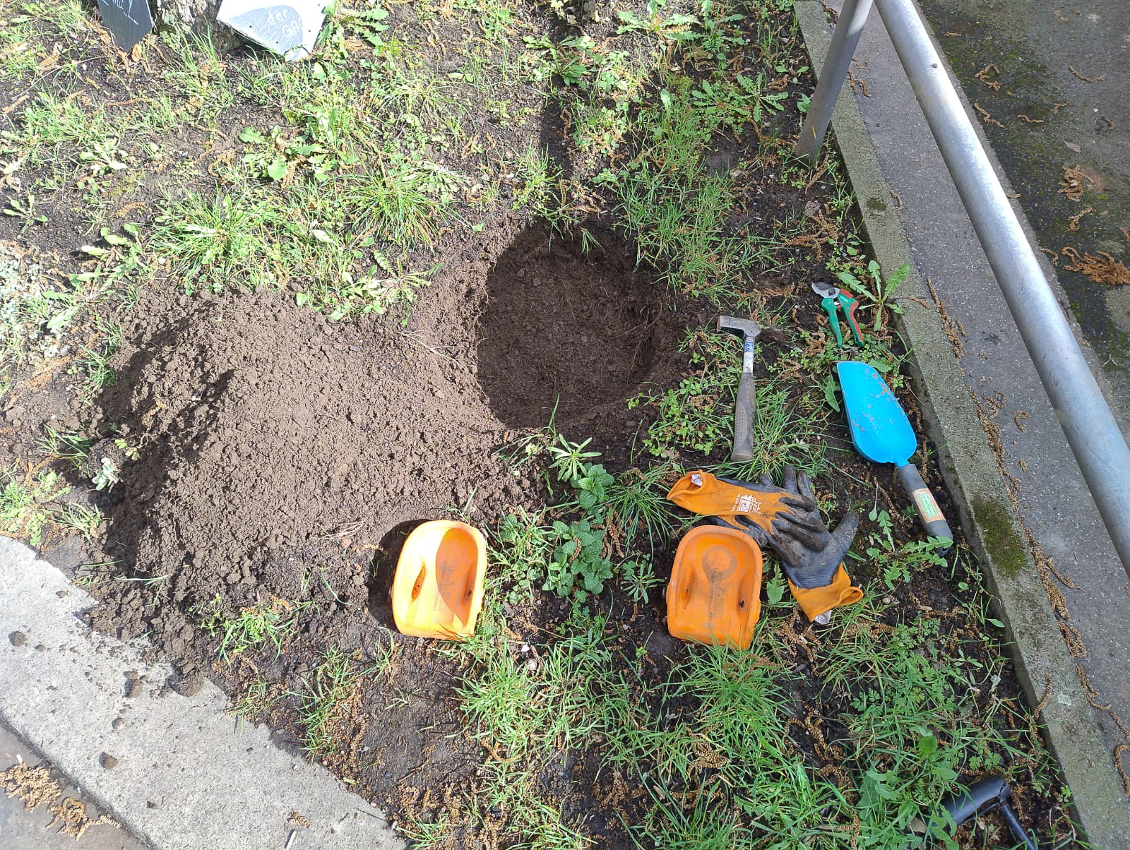 März 2026: Gartenarbeiten in den Straßenbeeten