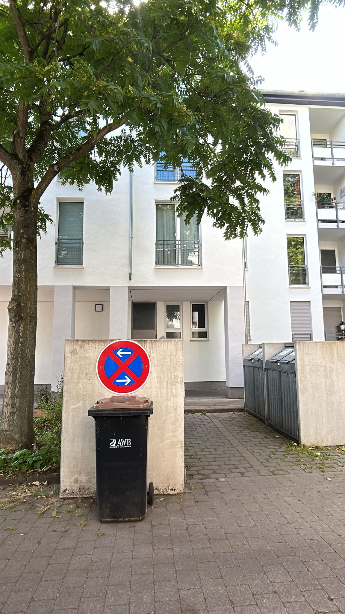 April 2025: Müllplatz Steubenstraße