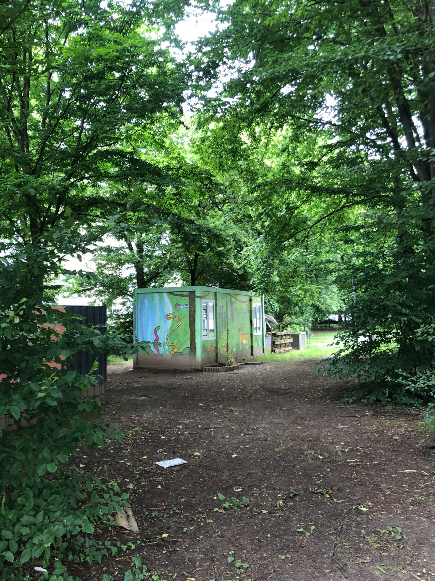 Juni 2025: Seitenansicht Container