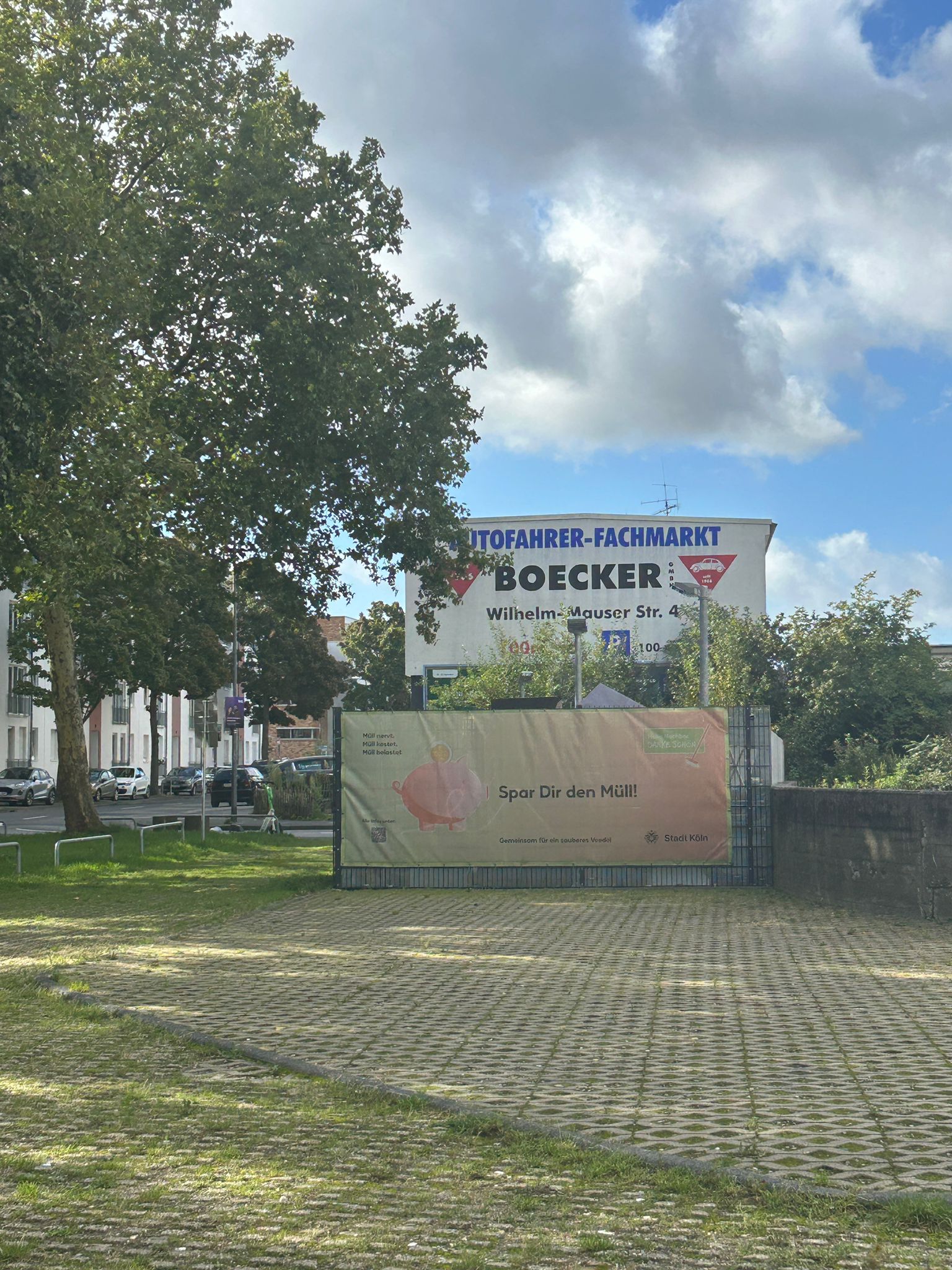 September 2025: Hallo-Nachbar-Banner Vitalisstraße