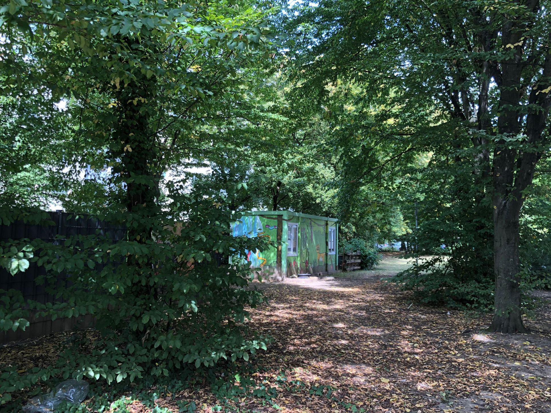 August 2025: Seitenansicht Container