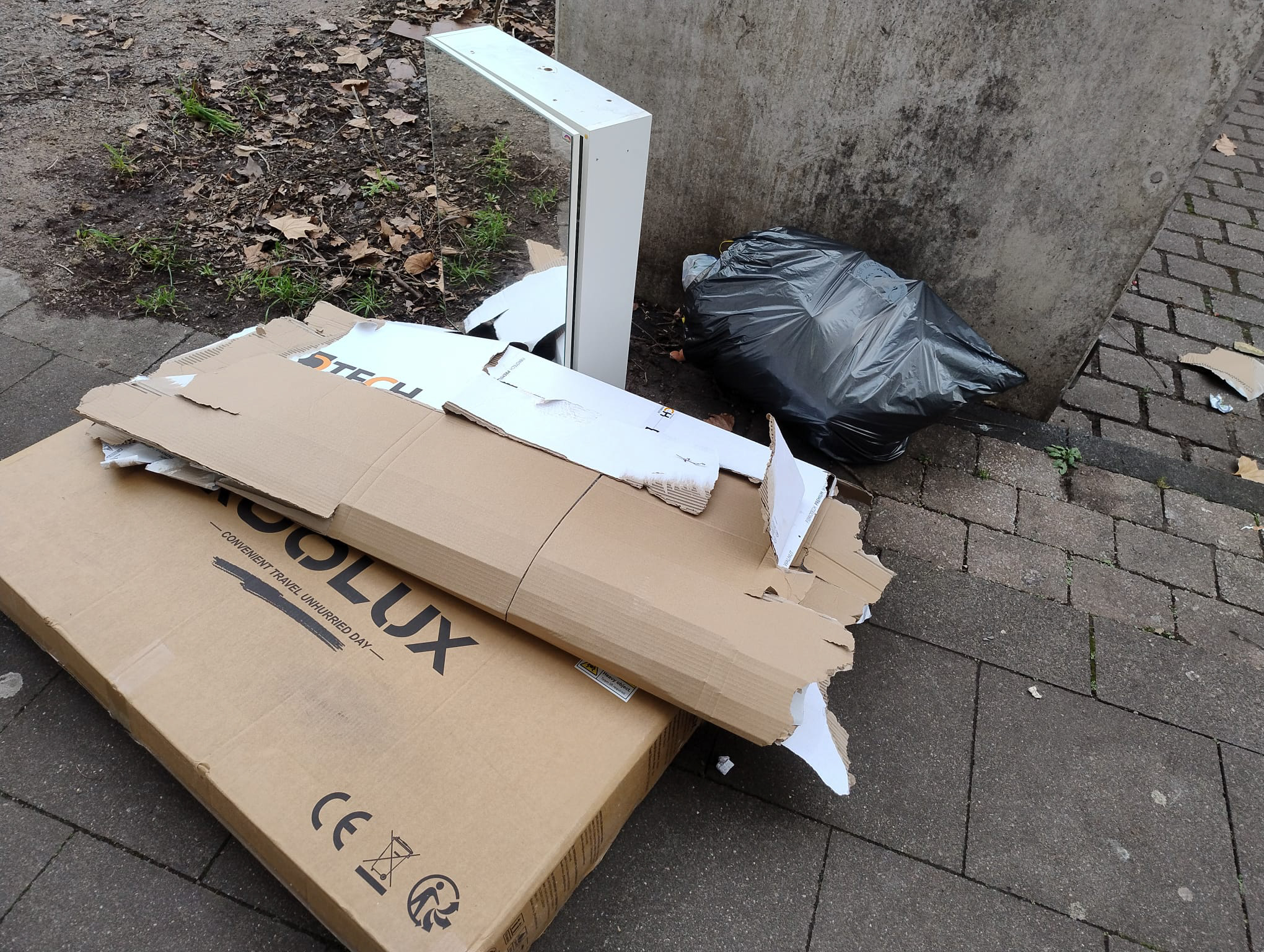 Oktober 2025: Wilder Sperrmüll Müllplatz Steubenstraße