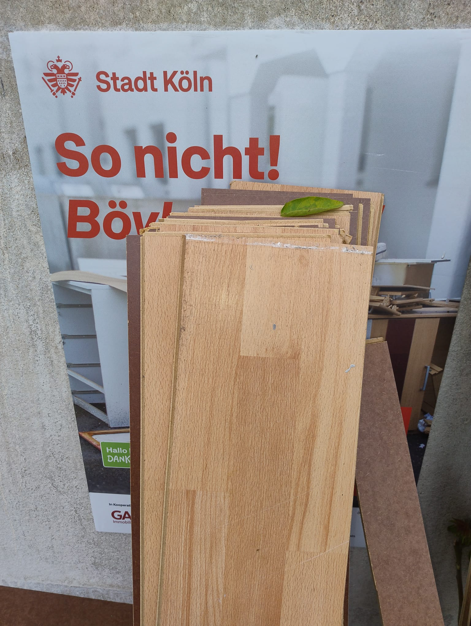 September 2025: Müllplatz Steubenstraße wilder Sperrmüll