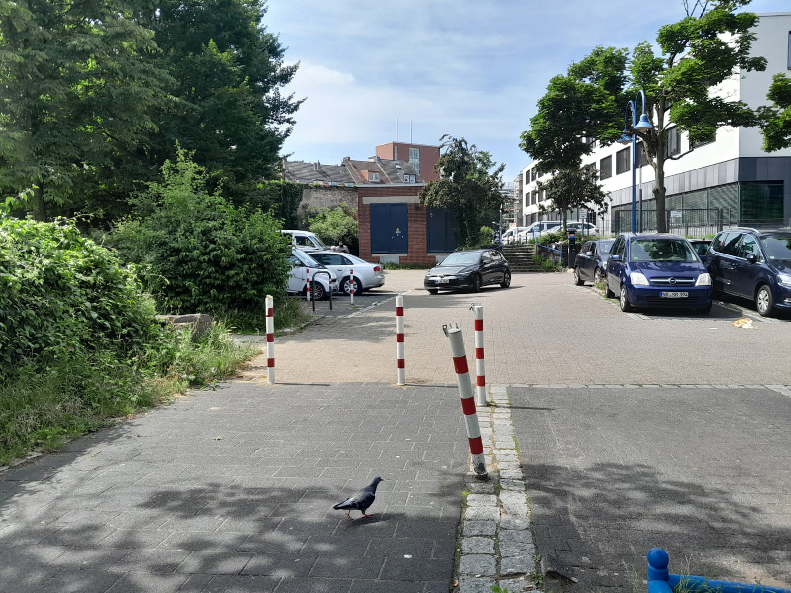 Mai 2025: Blick auf Fahrradnadeln und Parkplätze