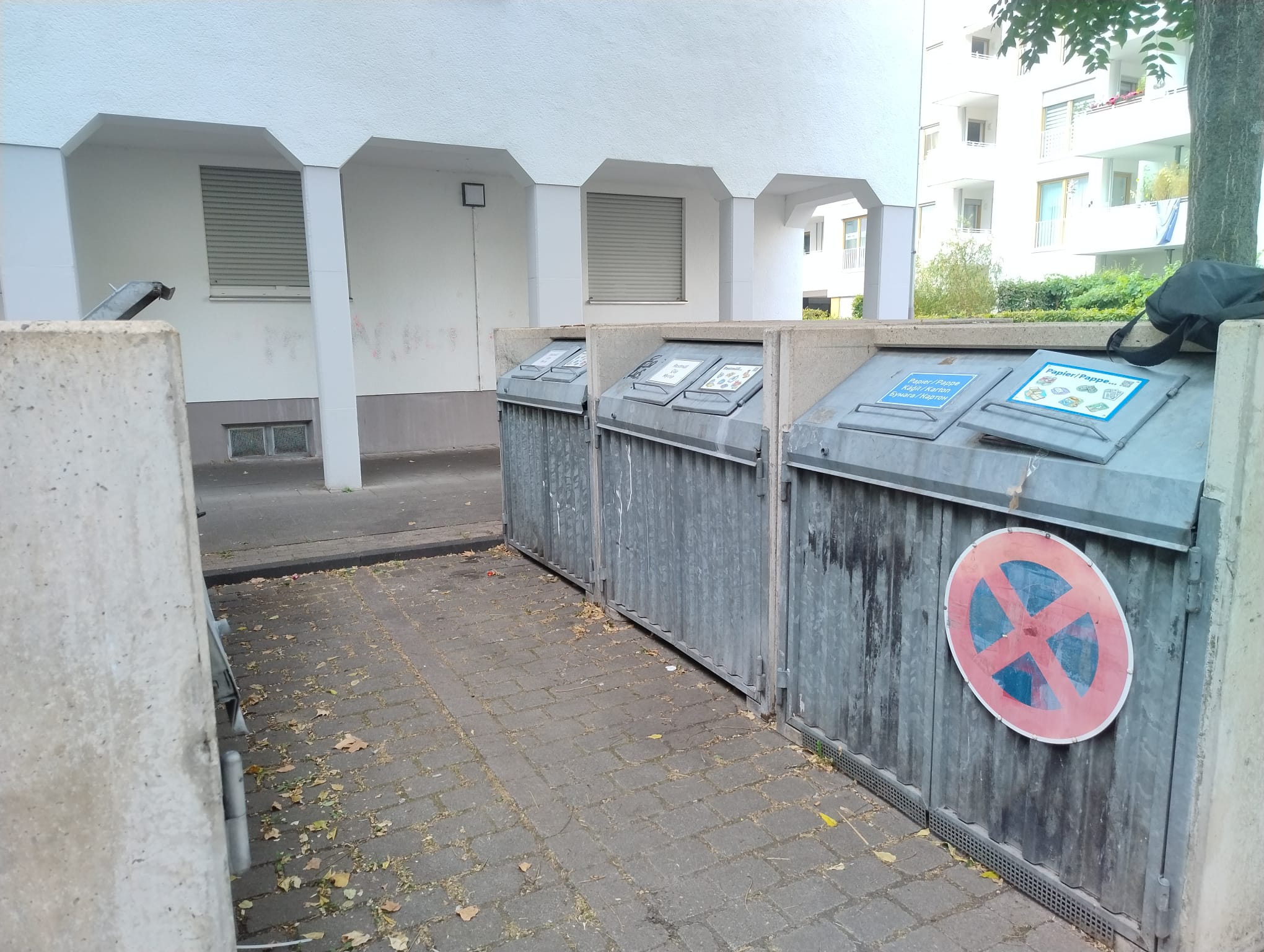 August 2025: Müllplatz Steubenstraße