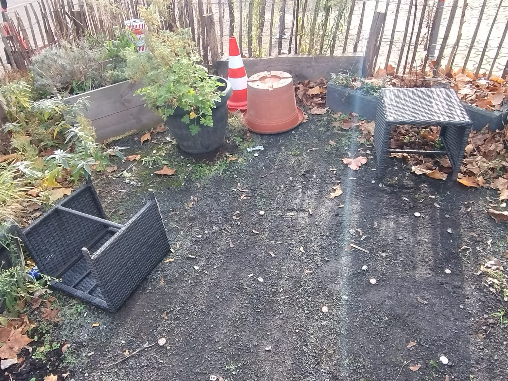 Oktober 2025: Sitzmöglichkeiten im Vitalisgärtchen