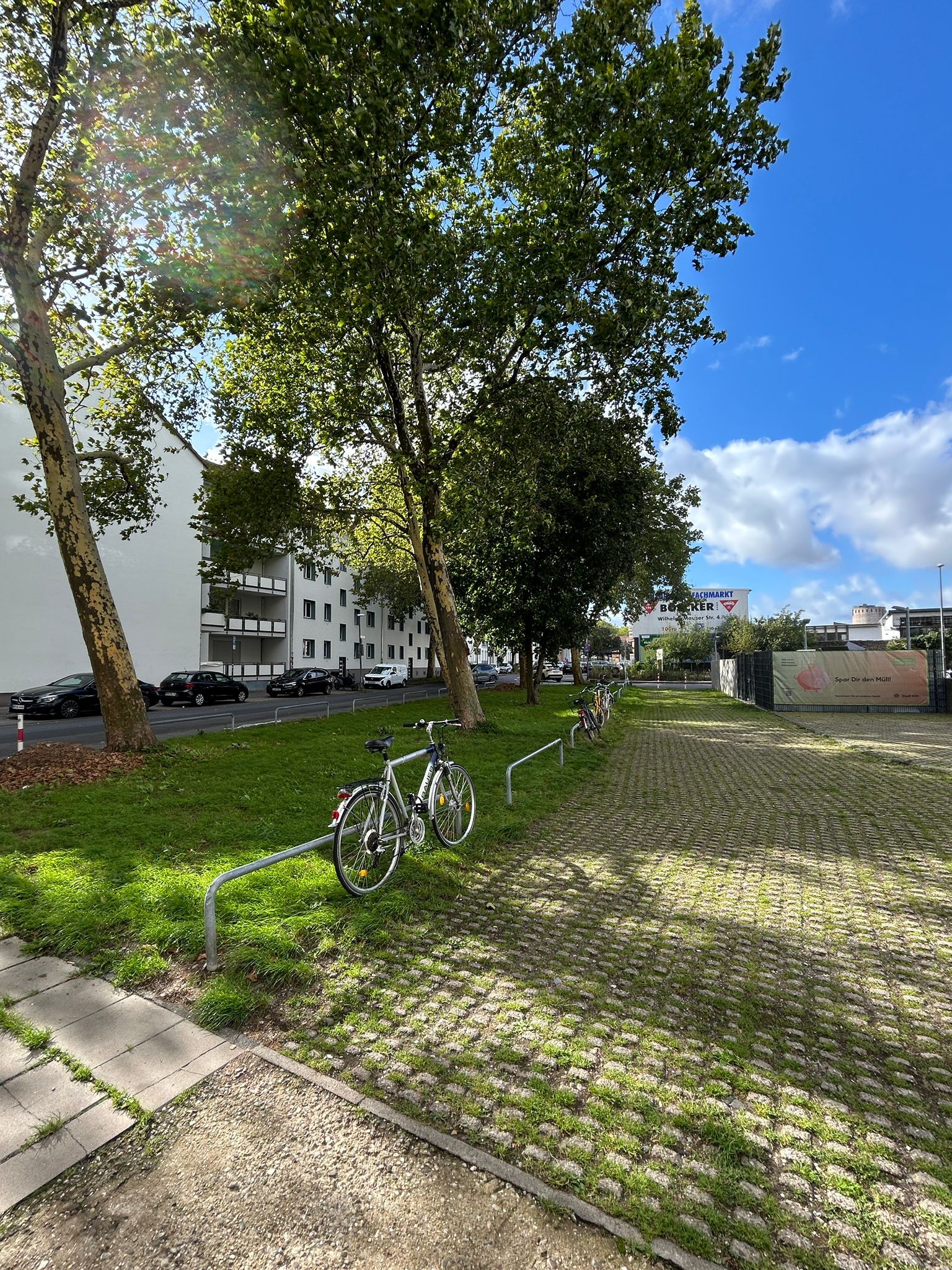 September 2025: Grünstreifen Vitalisstraße
