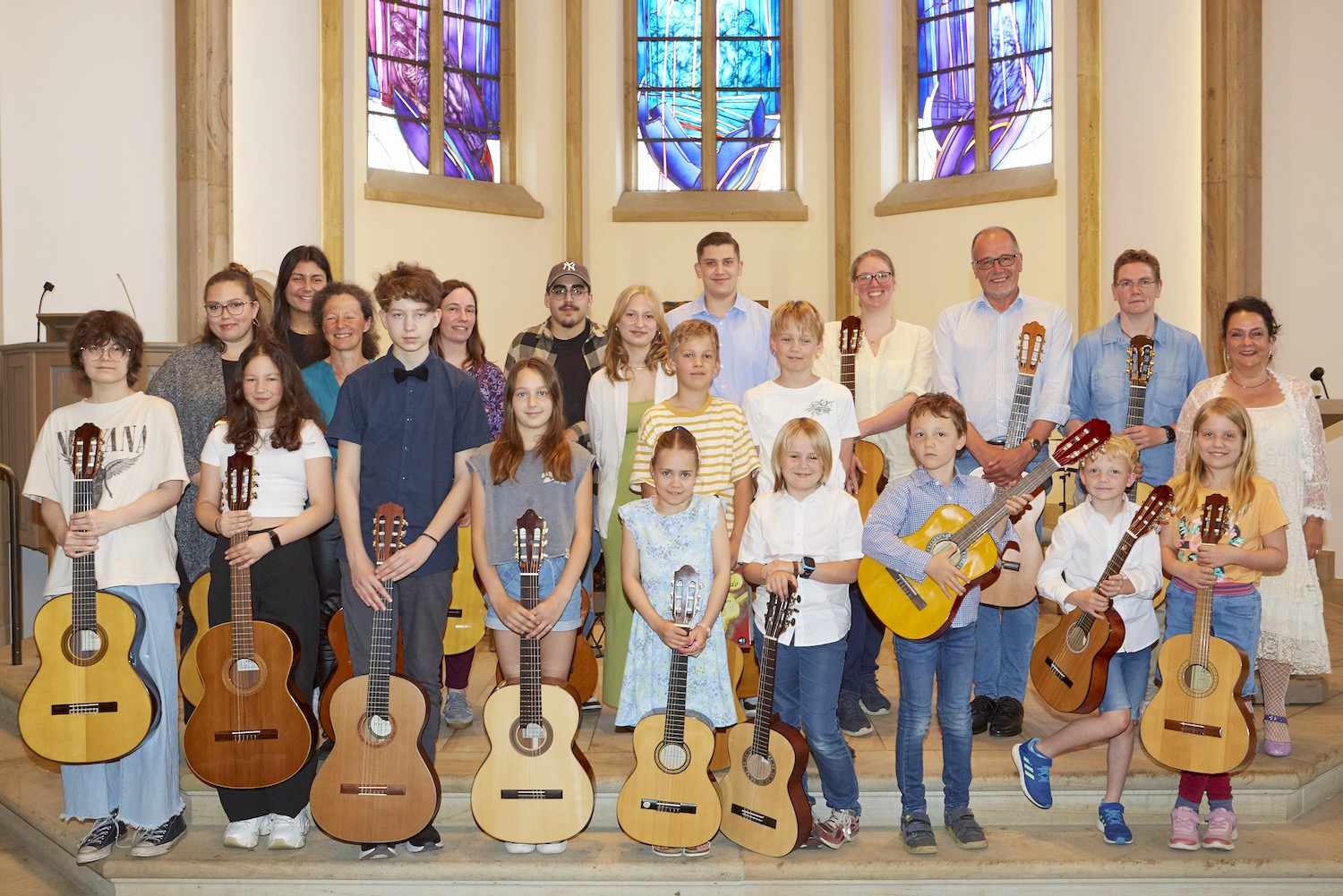 Heiße Gitarrenklänge in kühler Kirche