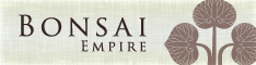 Die Webseite Bonsai-Empire stellt Informationen zu den  Grundlagen z.B. Pflege, Gestaltungs – Techniken und Anzucht von Bonsai-Bäumen. Sowie die Geschichte und der Ursprung von Bonsai.