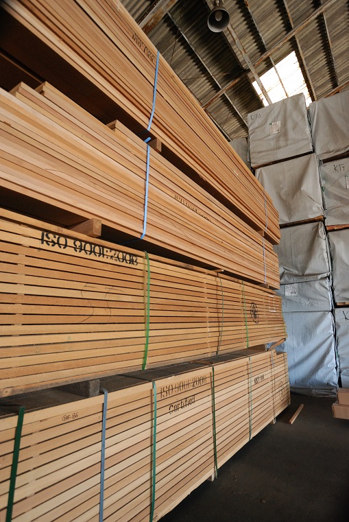 アガチス 羽目板 施工例