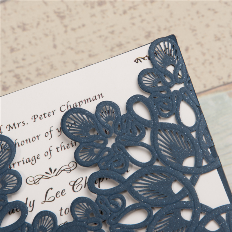 #B008 Lasercut Karte - Art Attack Kreativ-Zentrum, festtagskarten.de