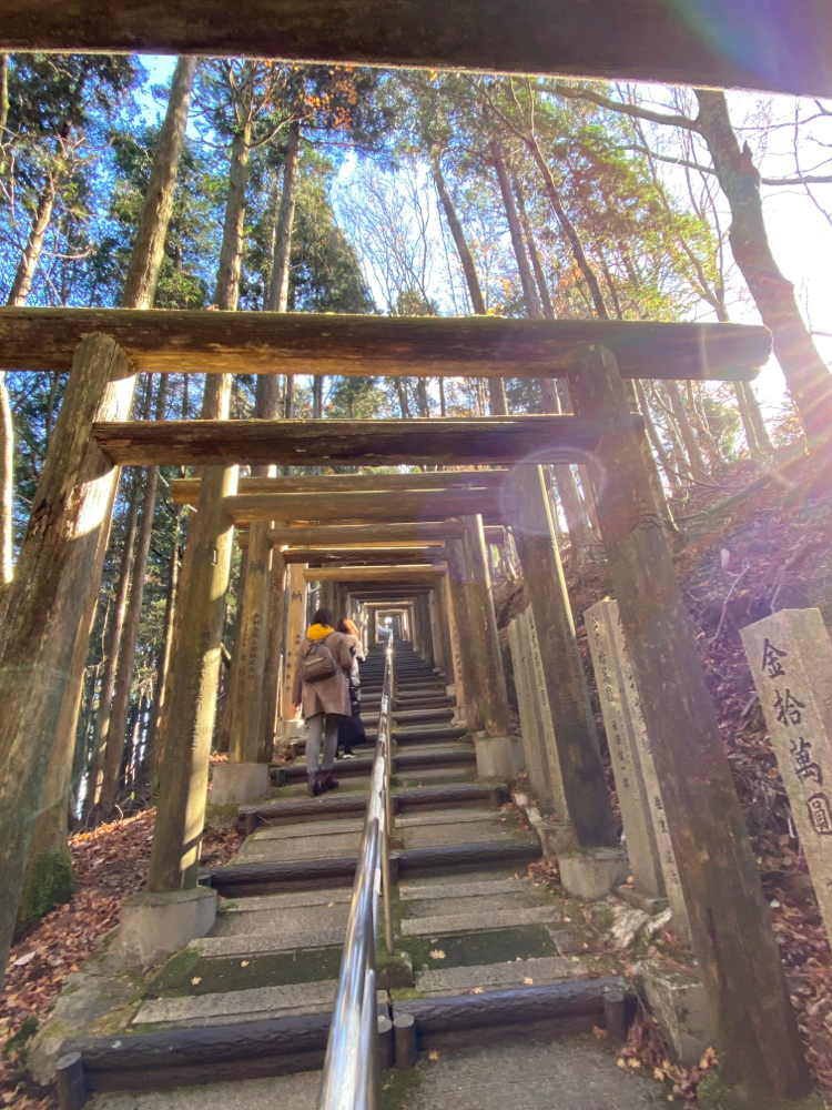 神奈川の女性 立里荒神にて