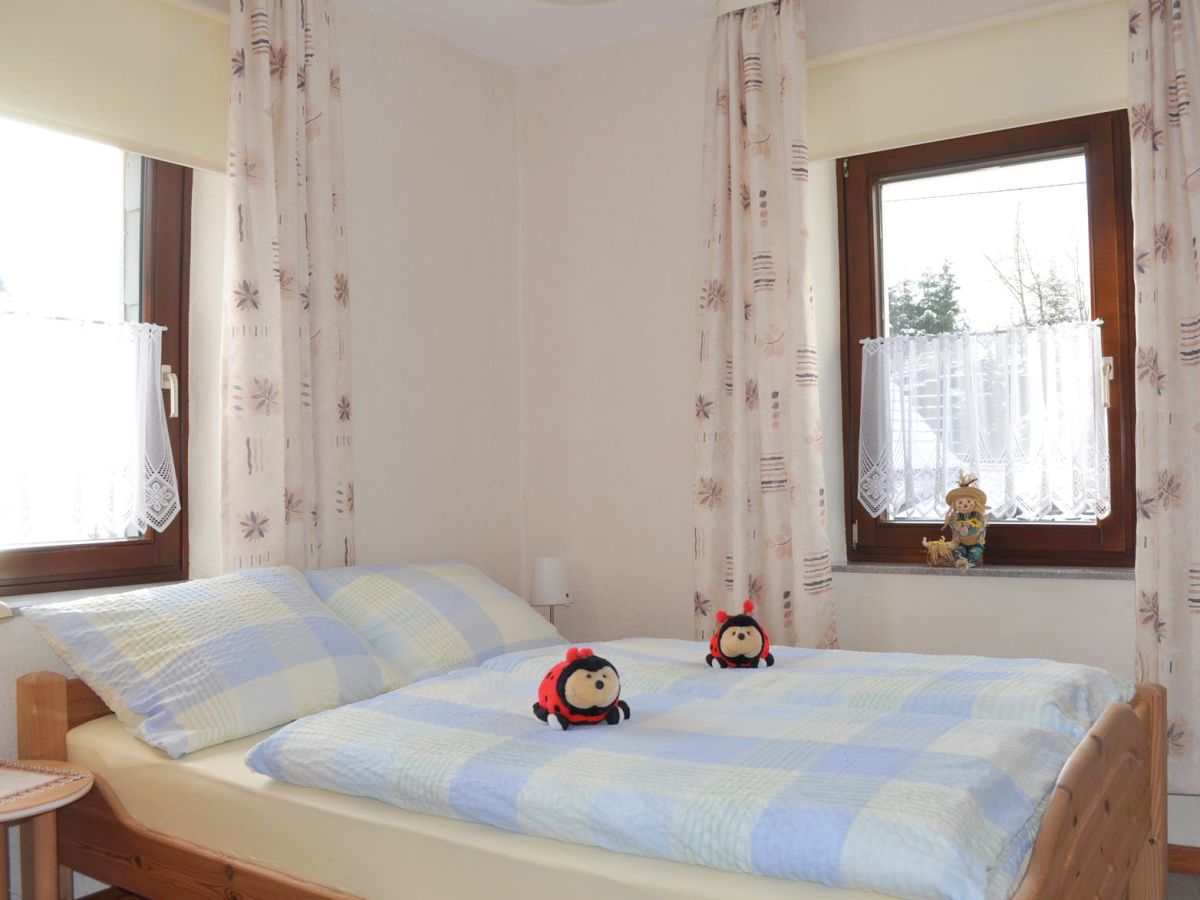 Schlafzimmer 2
