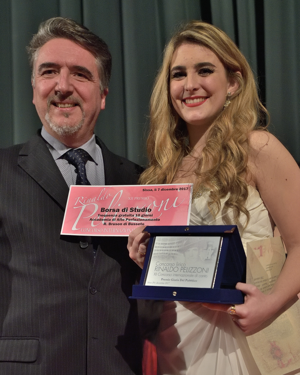 Premio "Giovane cantante più promettente"  a Sofia Esparza Jauregui,  soprano