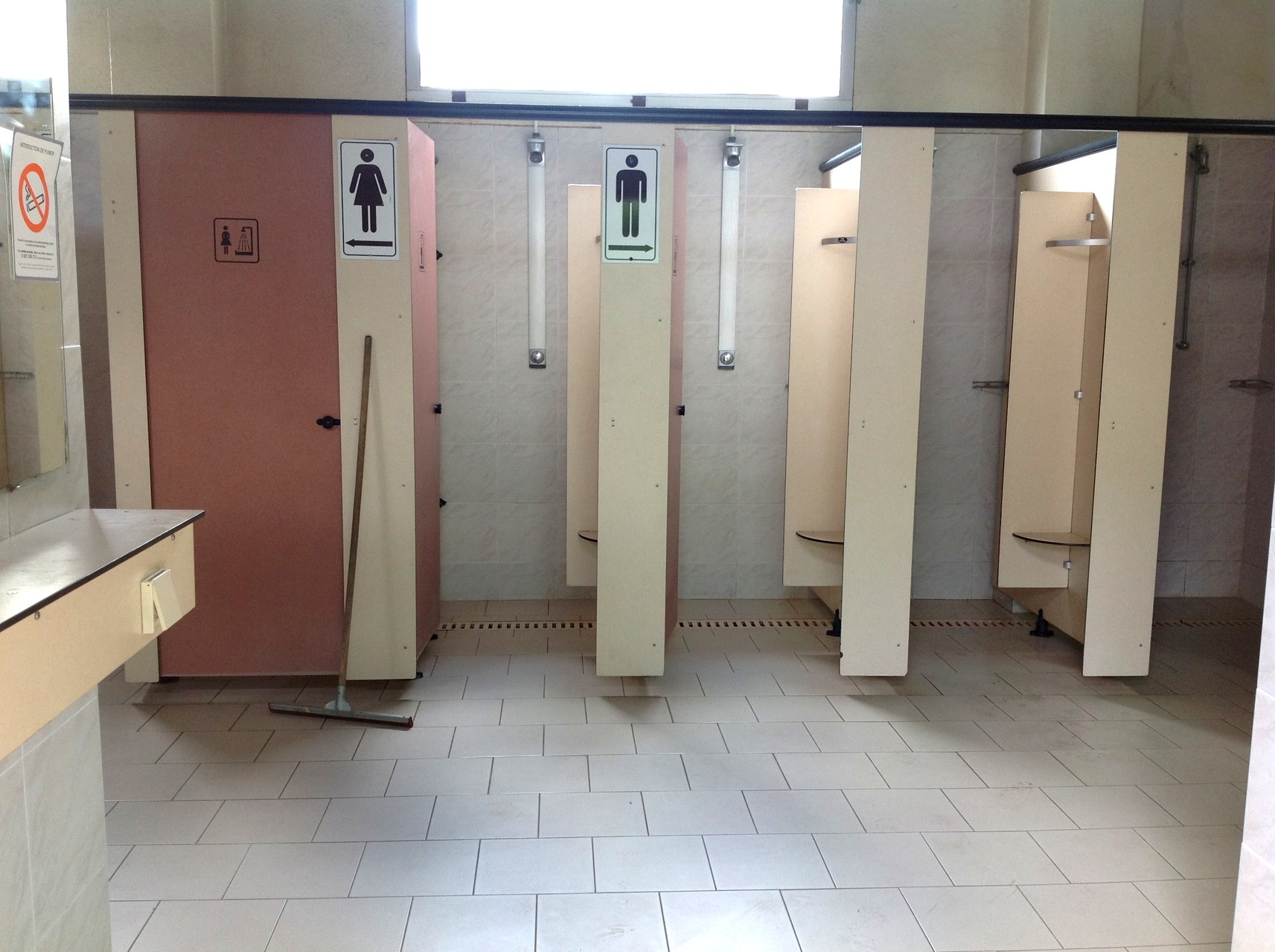 SUR PLACE Camping les Embruns Antibes