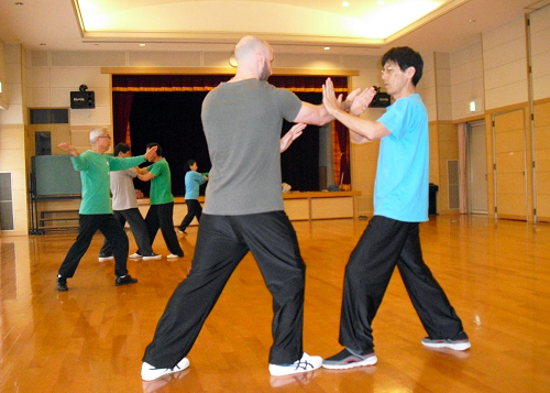 太極拳の実用性について - 福岡伝統太極拳 湧泉会（筑紫支部）