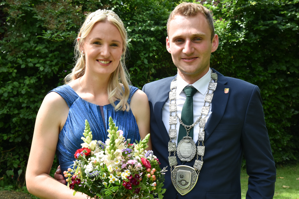 König 2023 Tim Neufert mit seiner Königin Tabea Himmelmann