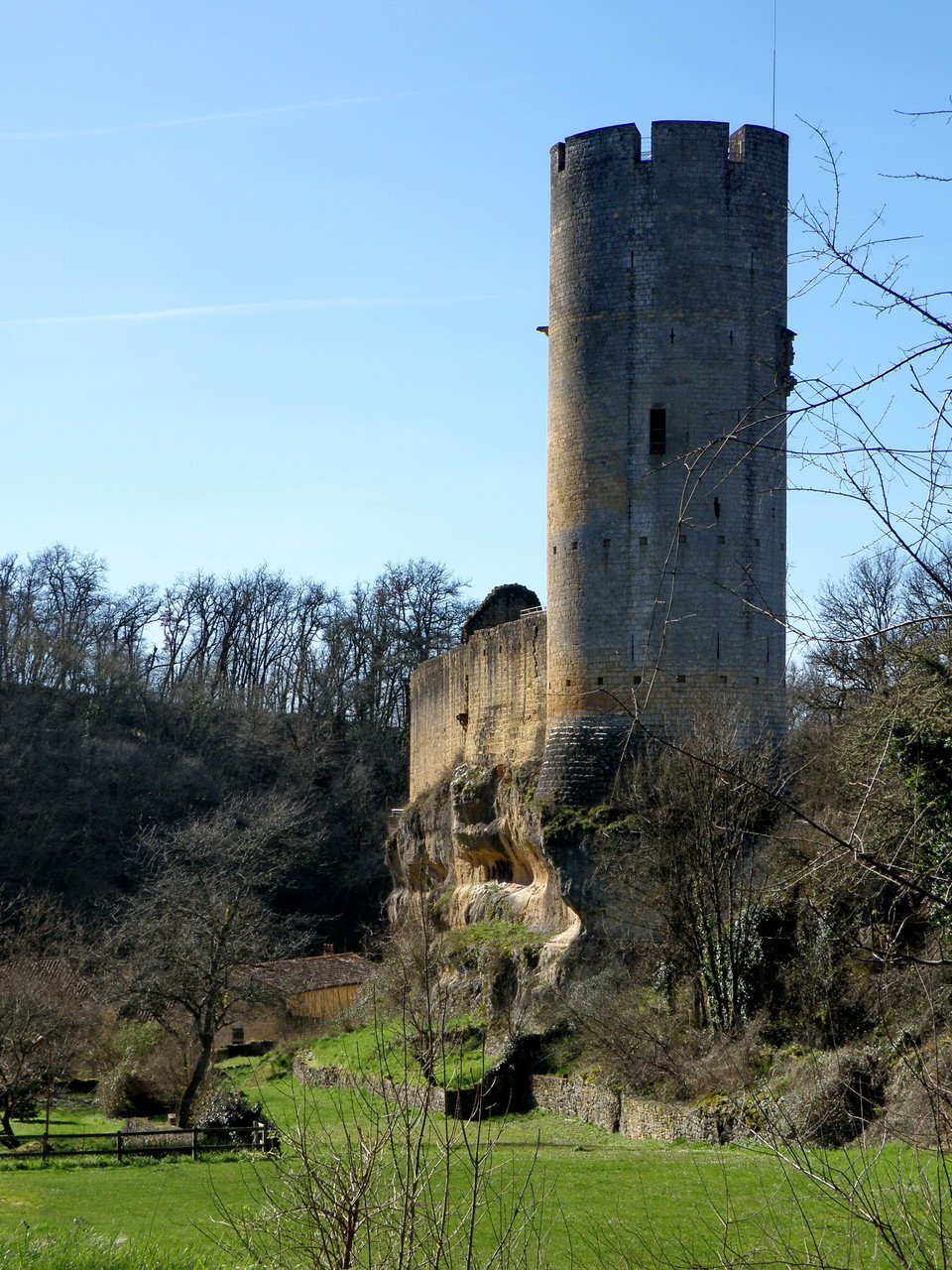Château de Gavaudun - vue 2