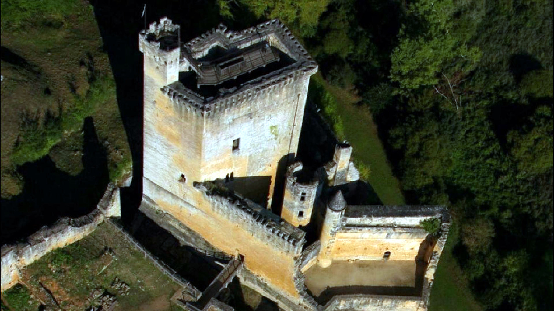 Château de Commarque - vue 1