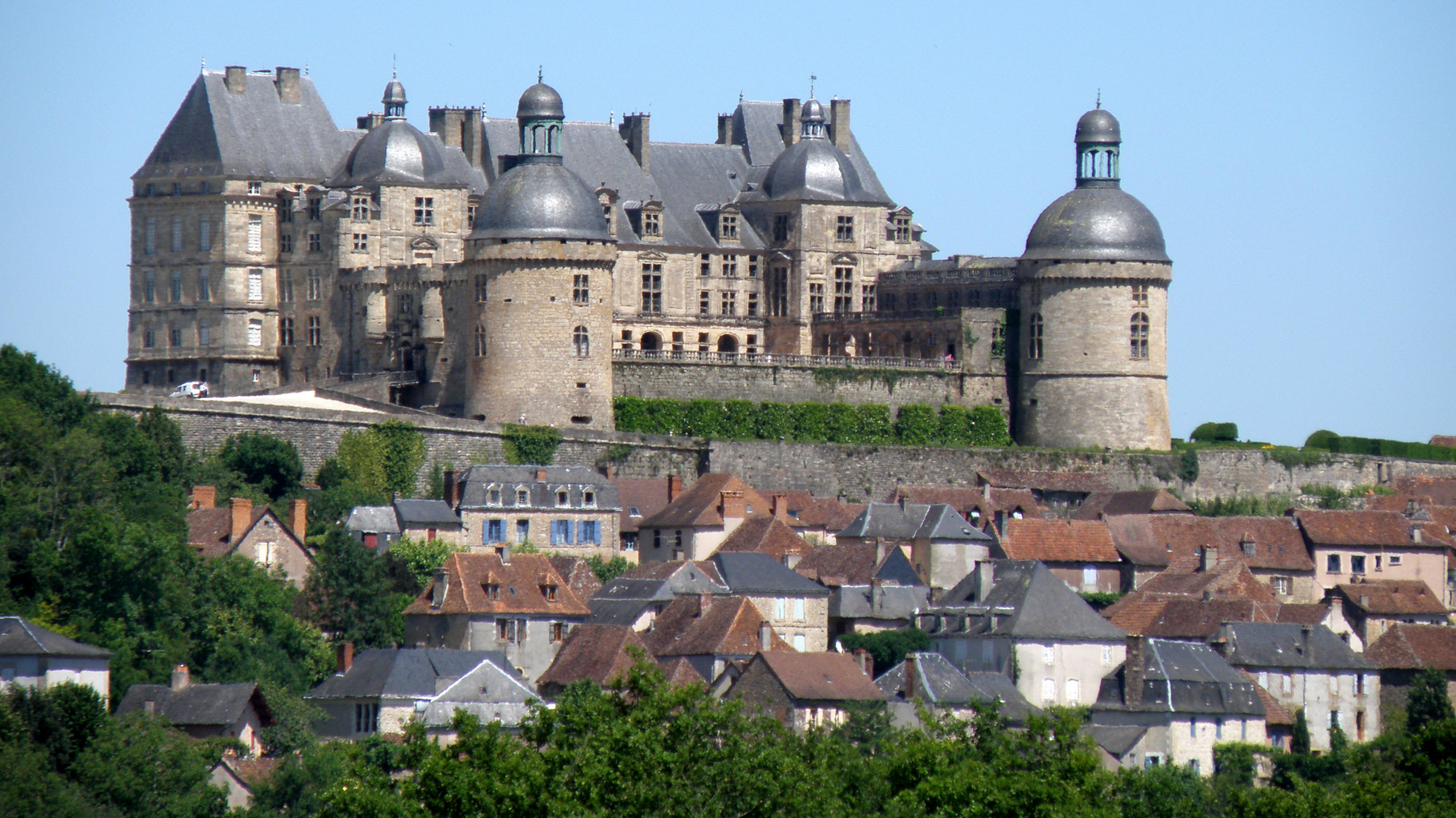 Château de Hautefort - vue 1
