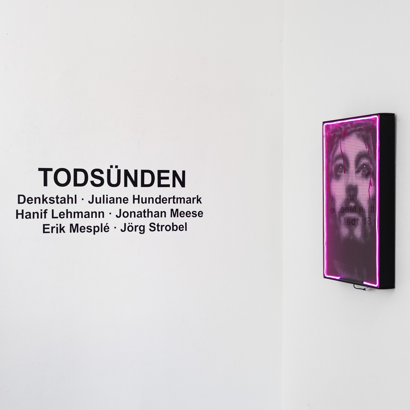 Jörg Strobel, Jesus, Öl auf Leinwand + Druck auf Plexiglas + Lichtinstallation, 72 x 42 cm