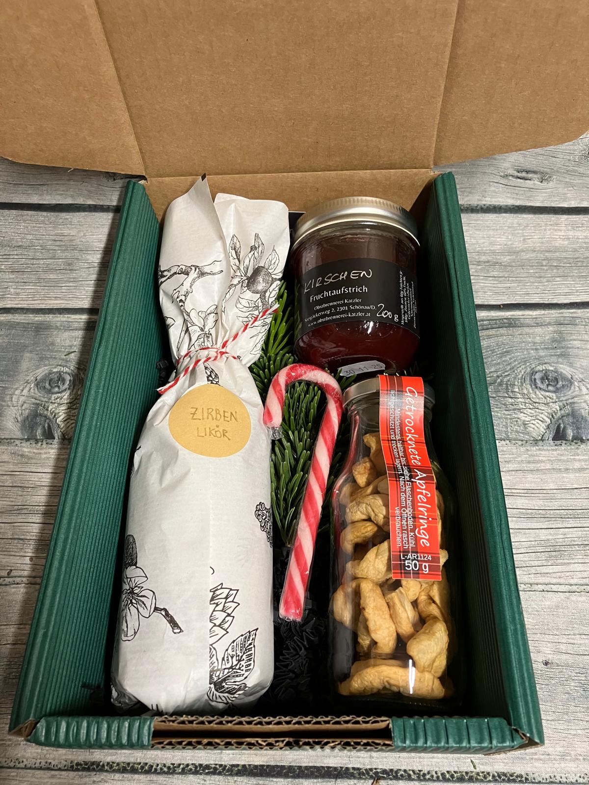 Geschenkset mit Likör, Marmelade und Apfelringe