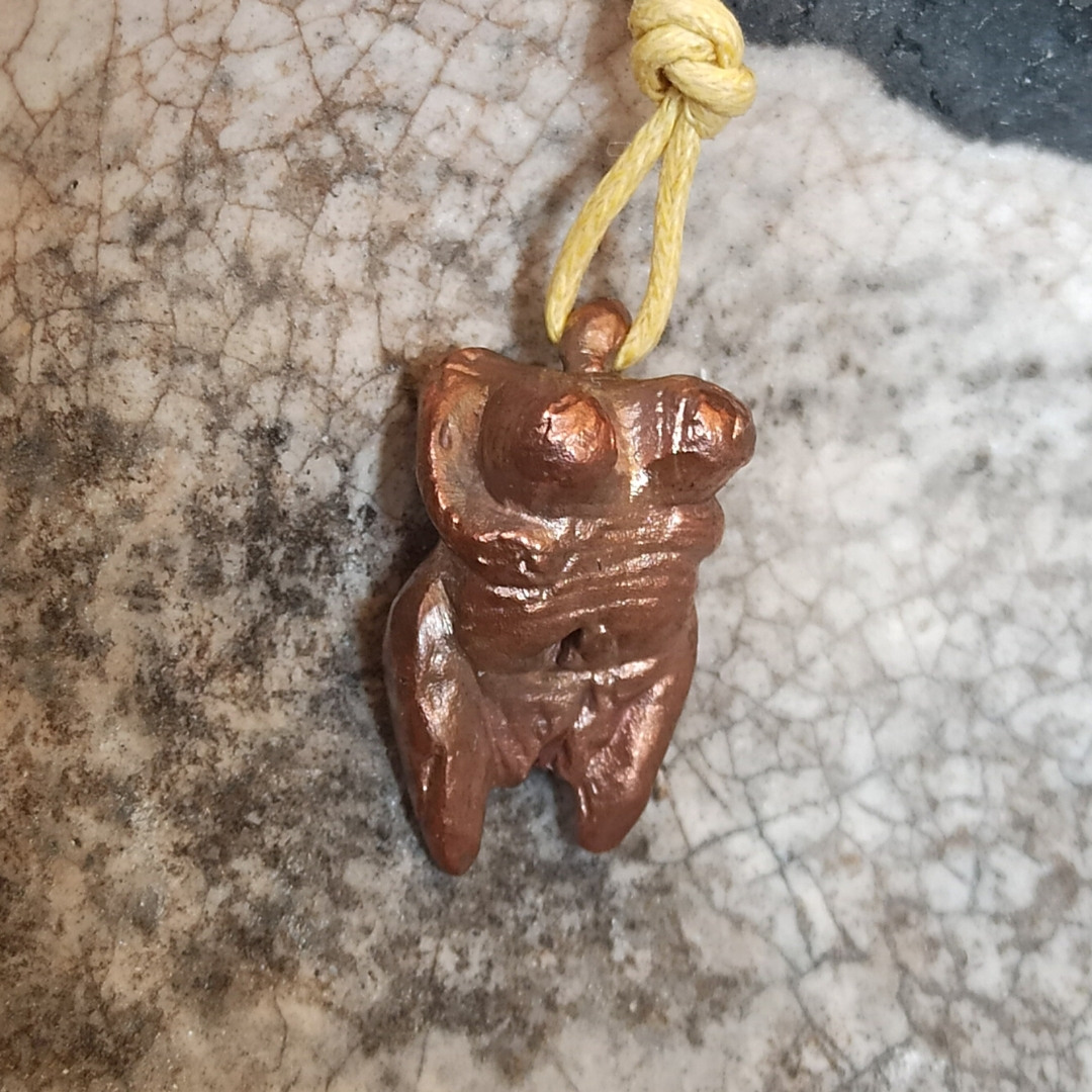 Venus vom Hohle Fels Schmuckanhänger Bronze spiritueller Schmuck