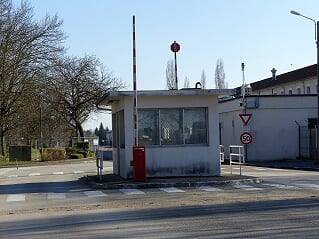 Le poste de contrôle entrée base Ferber