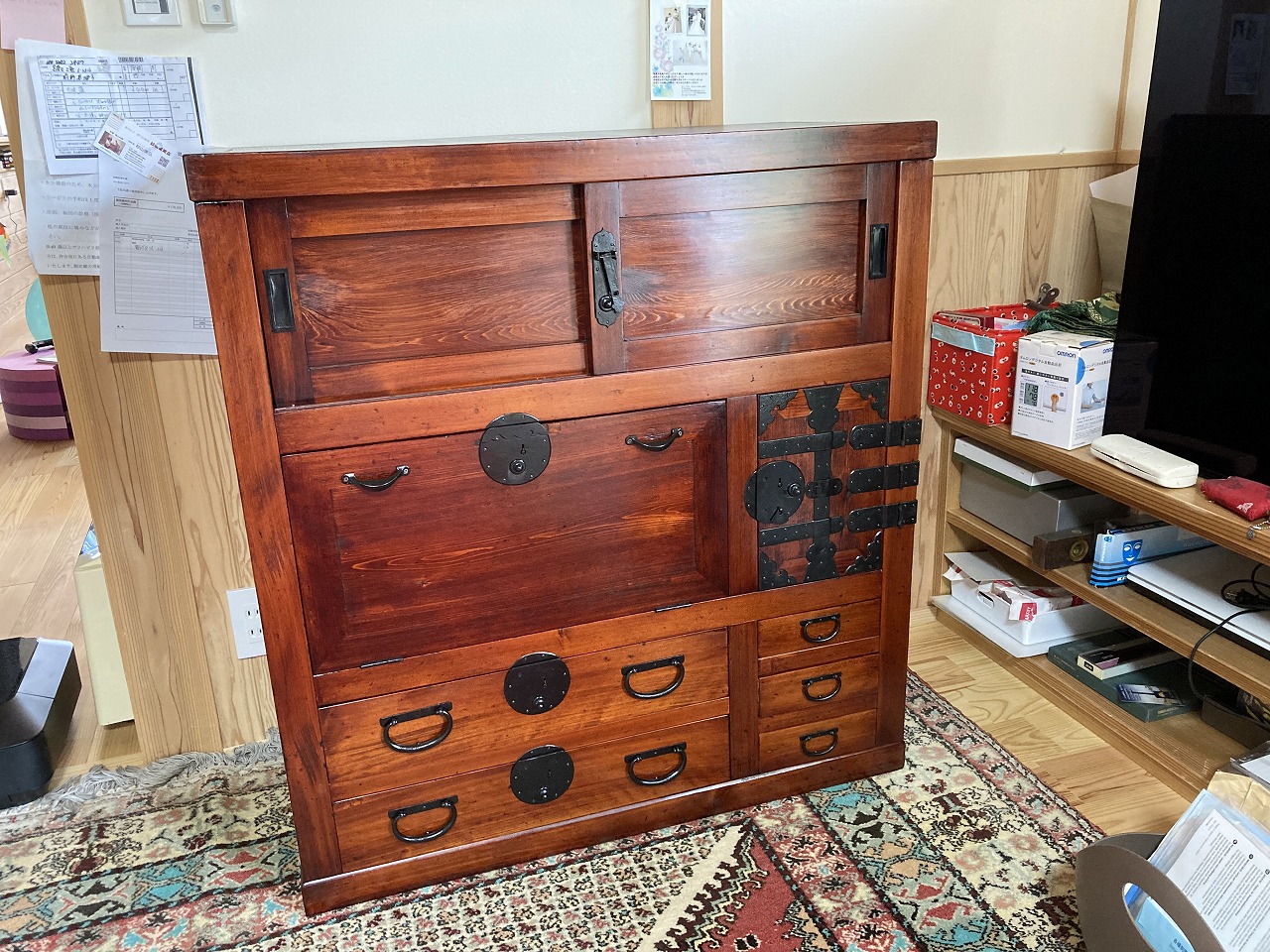 名古屋市より修理依頼の帳場箪笥とすき間箪笥を納品してきました