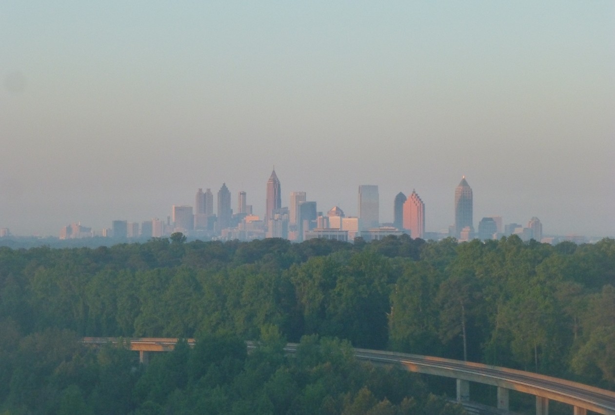 Die Skyline von Atlanta im Morgenlicht (von Buckhead aus gesehen)