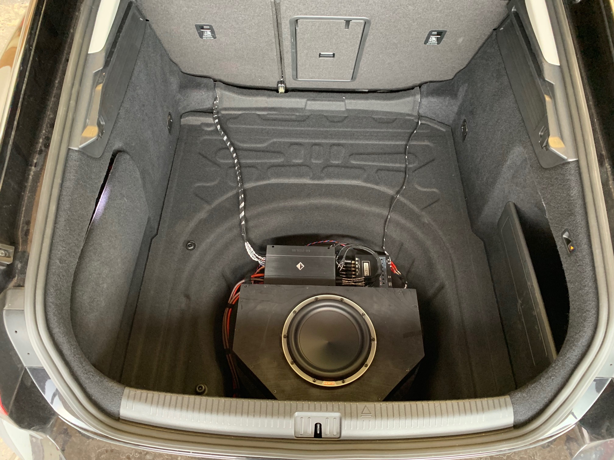 VW Einbaugalerie Speaker City