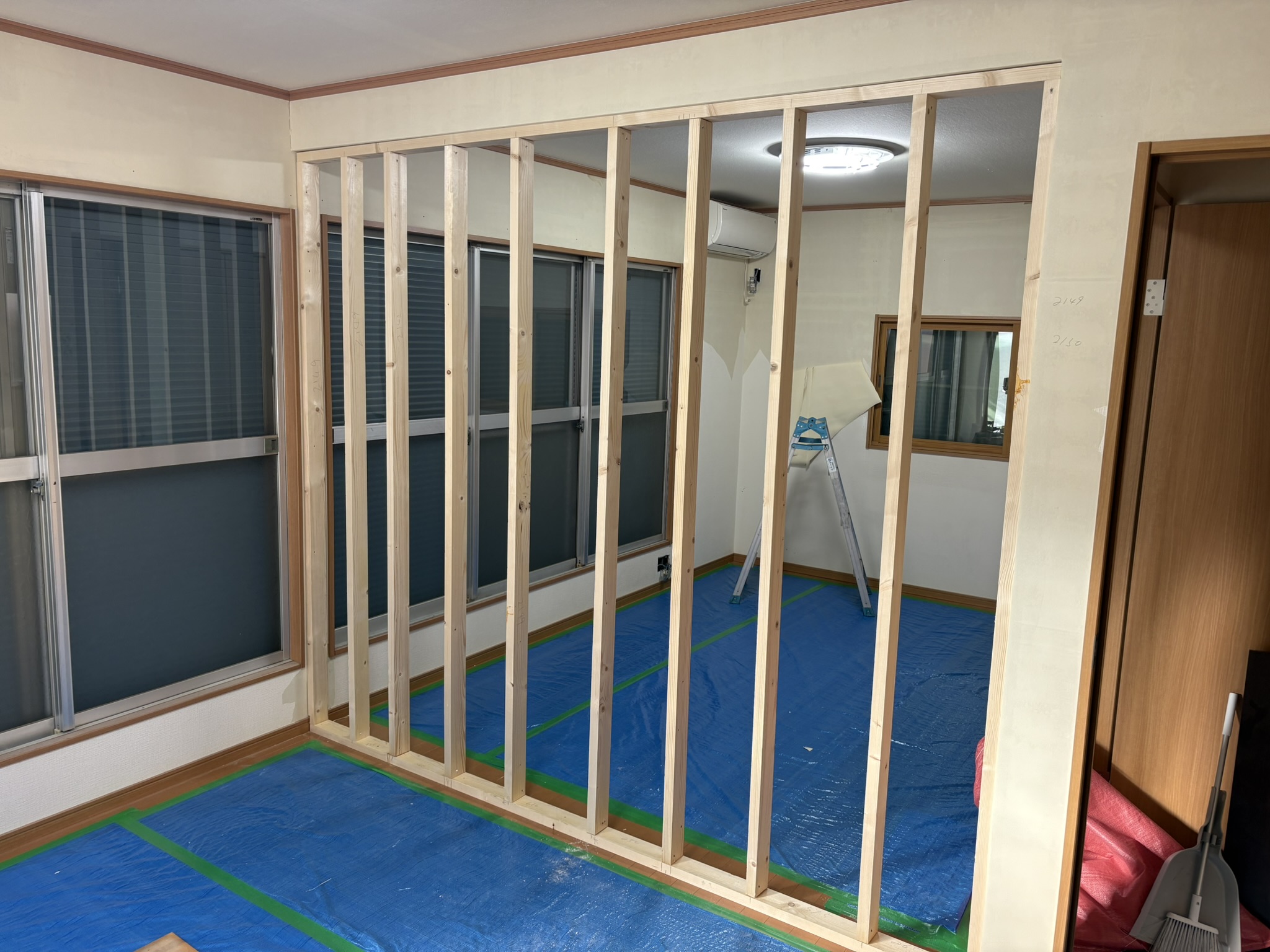 間仕切り壁骨組み