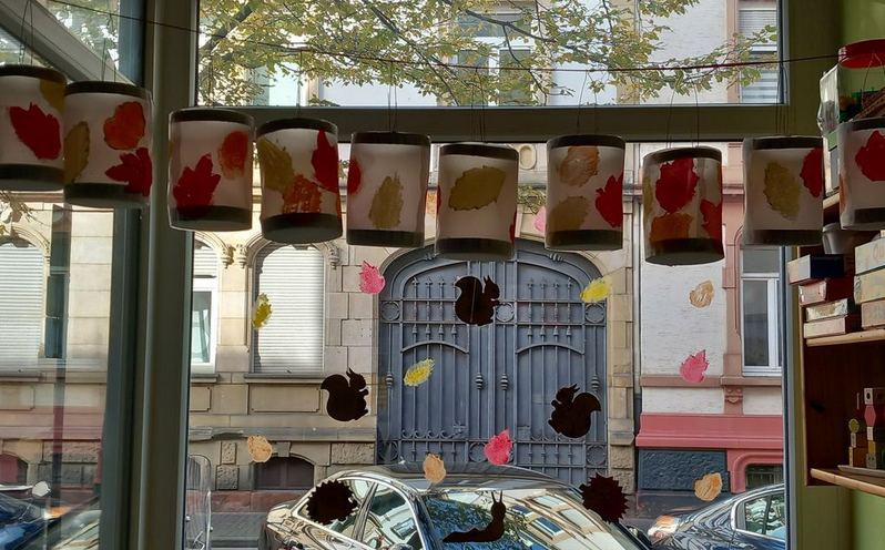 10 kleine Kuckucksnest'ler sind bereit für das Laternenfest