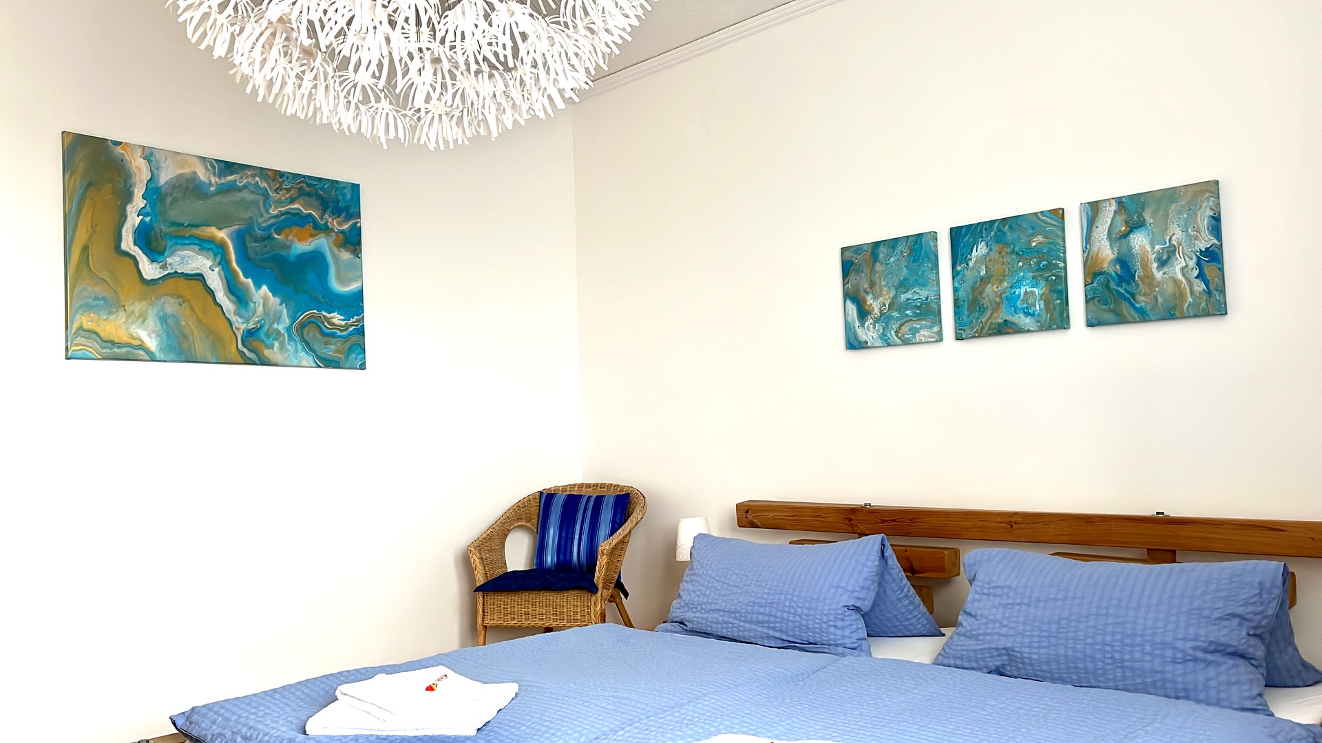 Schlafzimmer 1