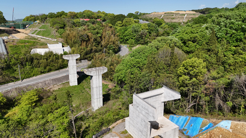 広島県に整備される道路の建設中高架道路現況写真