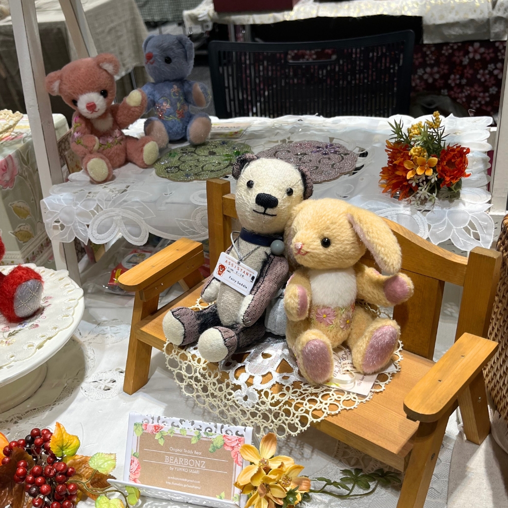 お隣のBEARBONZさんと