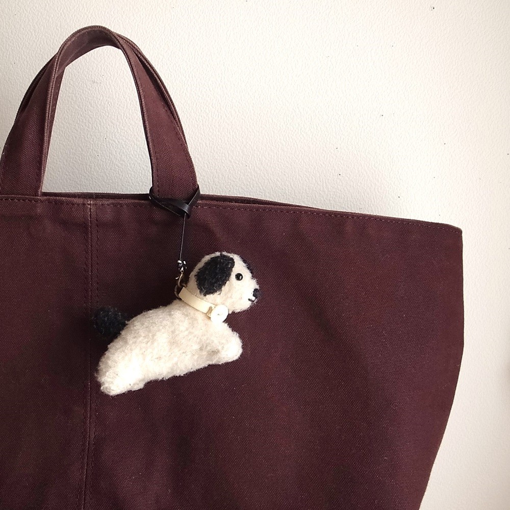 バッグにもぶらさげられます。