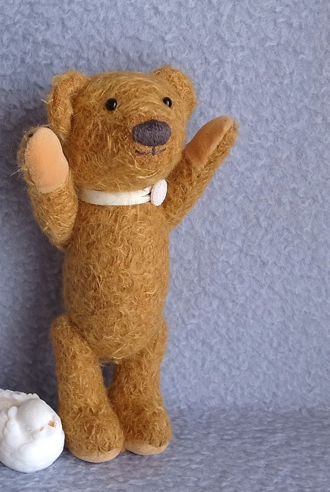047 きんちゃくま stand 19cm ・ sit 14cm ・ weight 100g