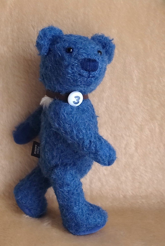 045 るりくま stand 20cm ・ sit 15cm ・ weight 113g