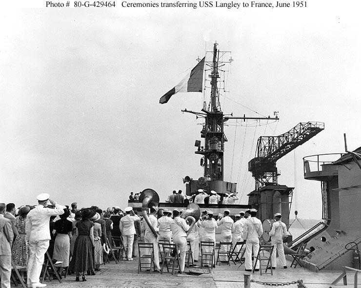 cérémonie de transfert de l'USS Langley à la France en juin 1951 qui le rebaptisera "Le Lafayette"