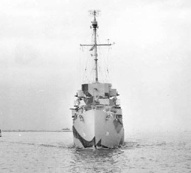 Le USS HOLLIS (DE-794), Un pilier de l'escorte alliée en Méditerranée.