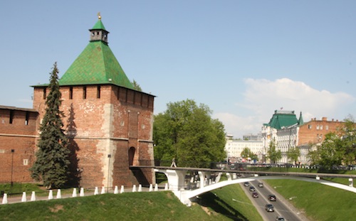   Die Kremlmauer von außen.