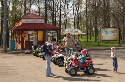 Kinderattraktionen wie überall in Russland