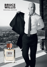Bruce Willis fait partie de la famille LR avec sa série de parfums et de soins appréciés, mais aussi sa femme, Emma Heming-Willis, égérie de la marque pour le secteur des bijoux.